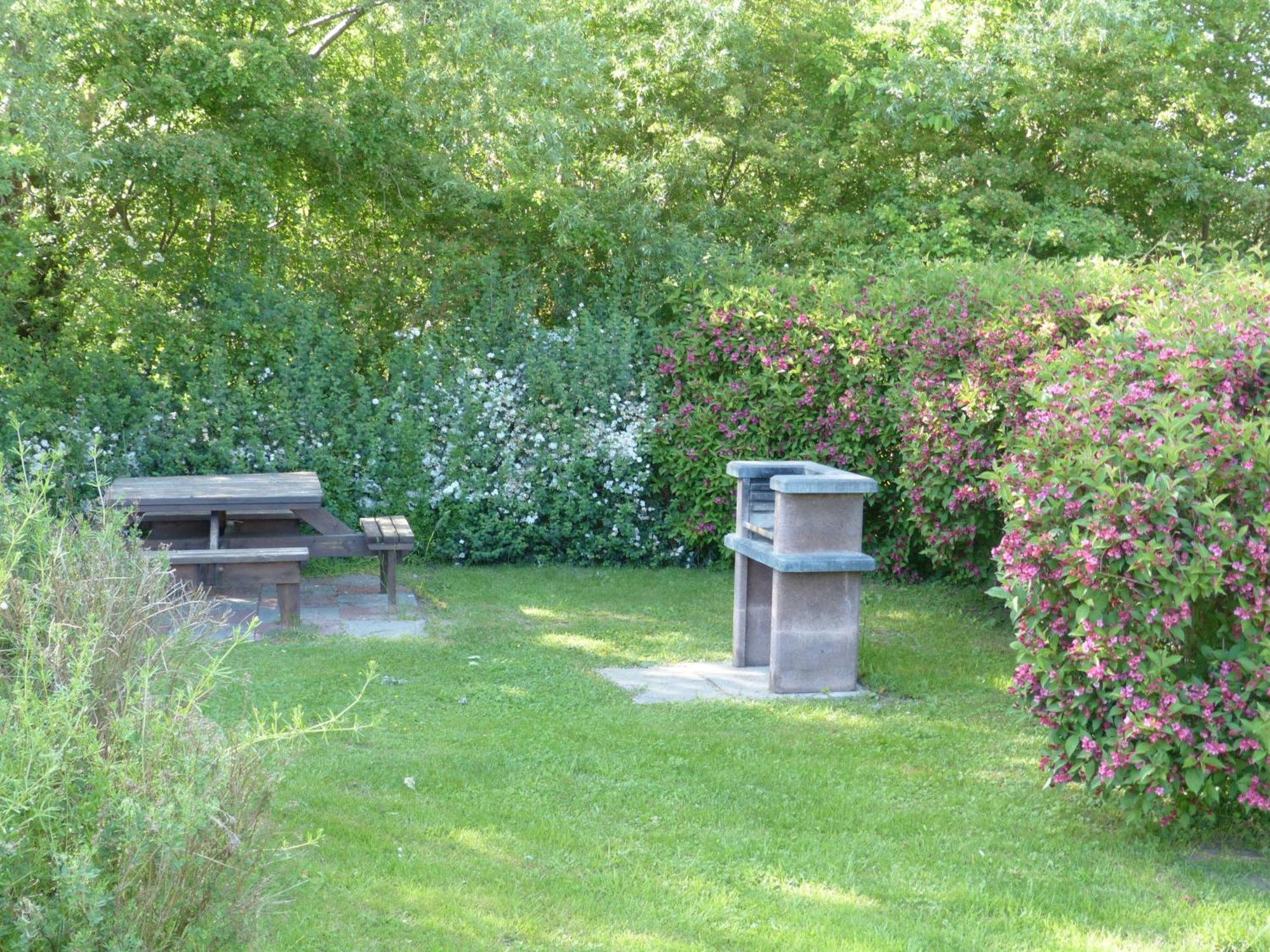 Komfortables Reetdachferienhaus Hasel 1 Puddemin Exteriér fotografie